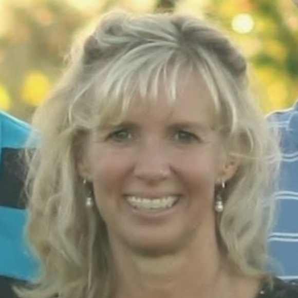 Meet your Posher, Julie - Picture 1 of 1